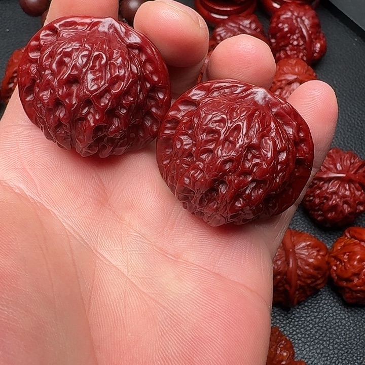 文玩核桃吊坠文玩核桃血麒麟