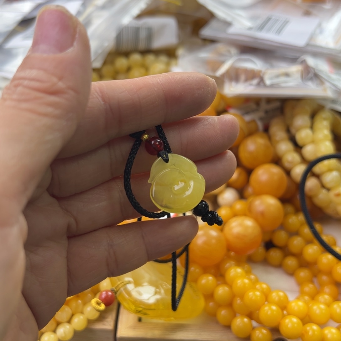 琥珀珠宝奇石未镶嵌