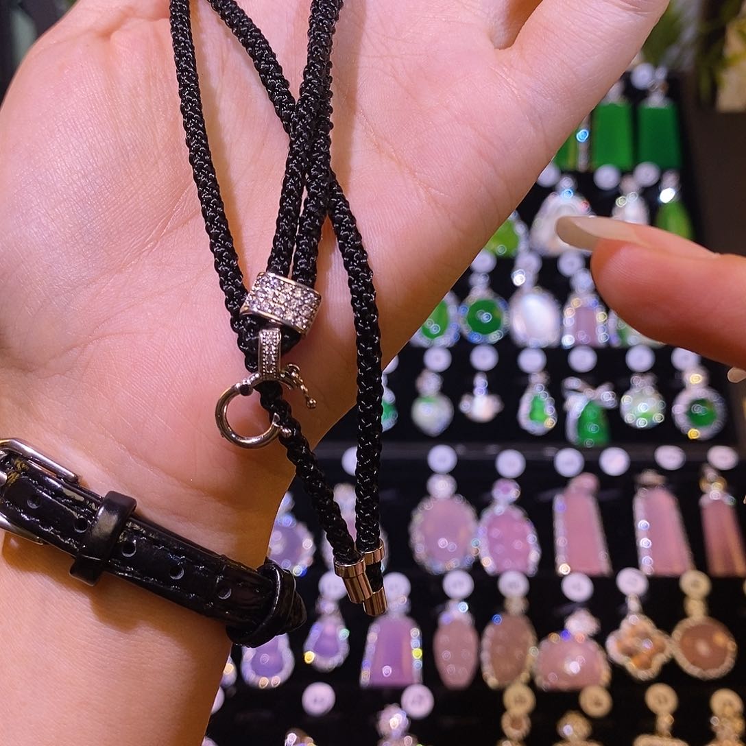 玛瑙/玉髓颈饰合金