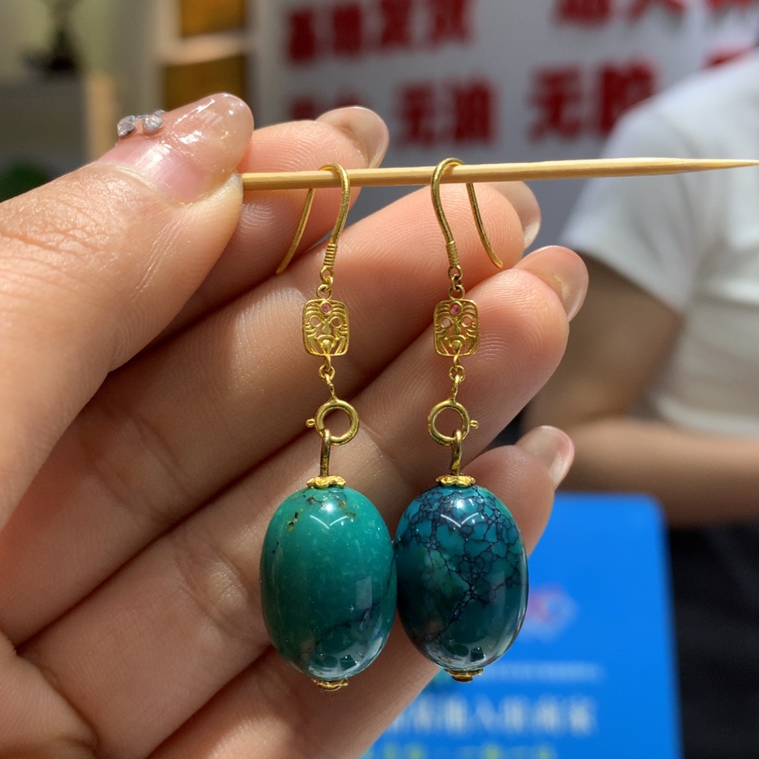 绿松石18K金镶嵌耳环
