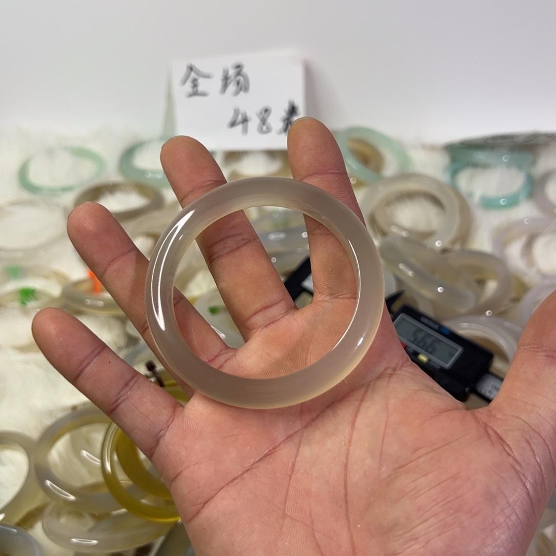 玛瑙/玉髓手镯未镶嵌