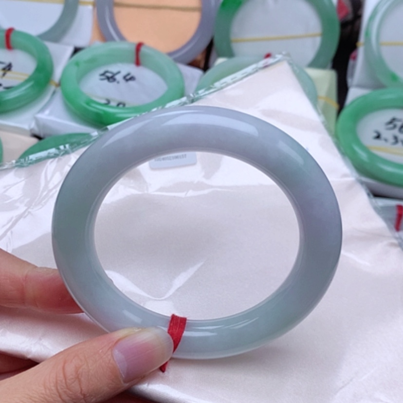 【闪购商品】翡翠手镯未镶嵌           圆条 58