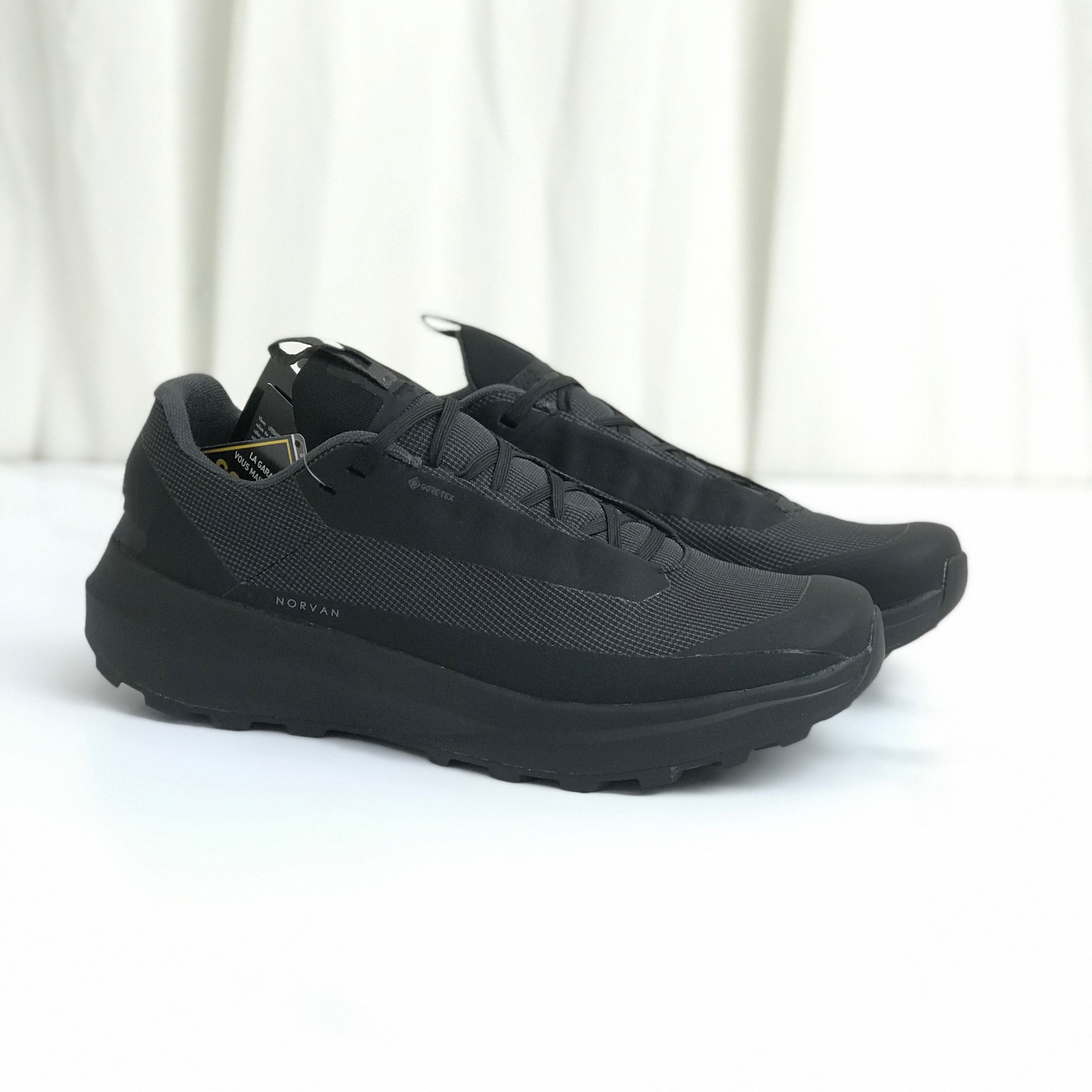 D-4-防水防滑耐磨户外跑鞋徒步鞋