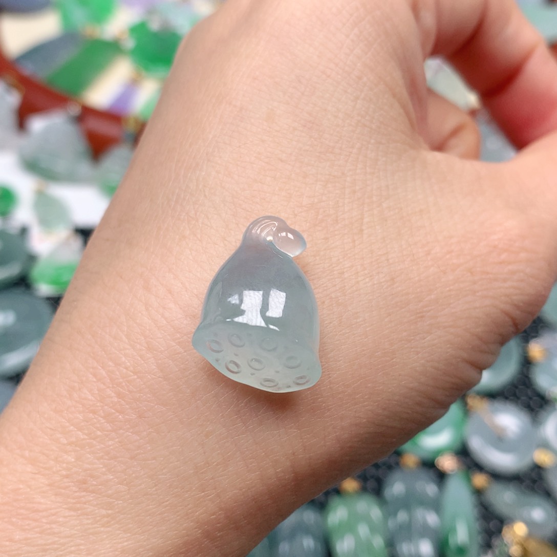 【闪购商品】翡翠吊坠(不含链)未镶嵌