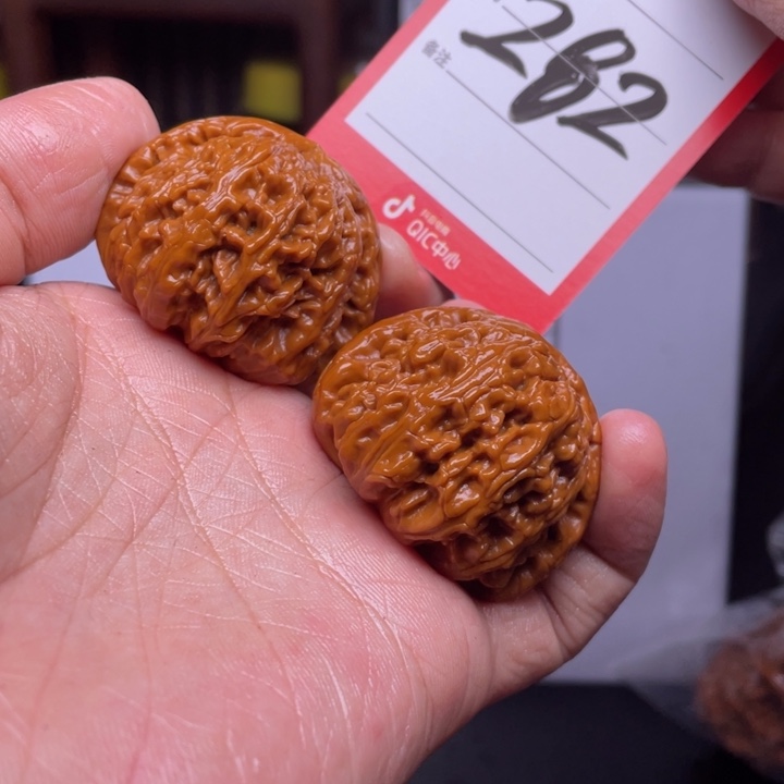 文玩核桃把件白狮子 42 282