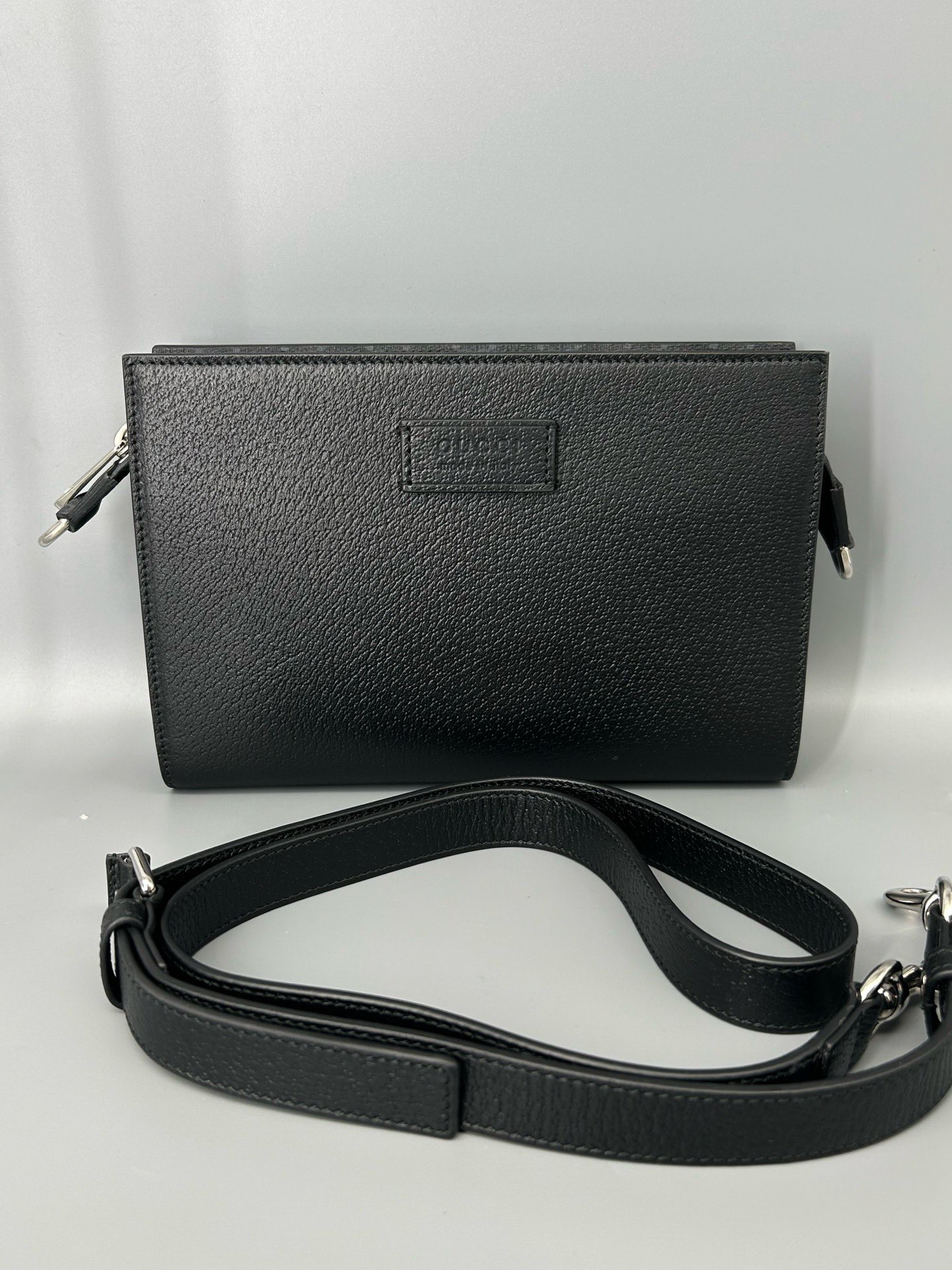 95新 GUCCI/古驰 古驰Gucci黑色真皮斜挎包 722