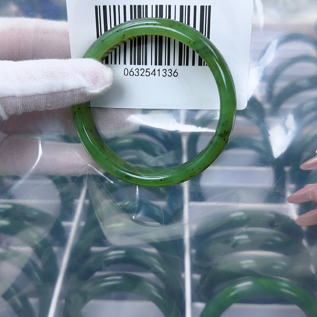 和田玉（碧玉）手镯未镶嵌60