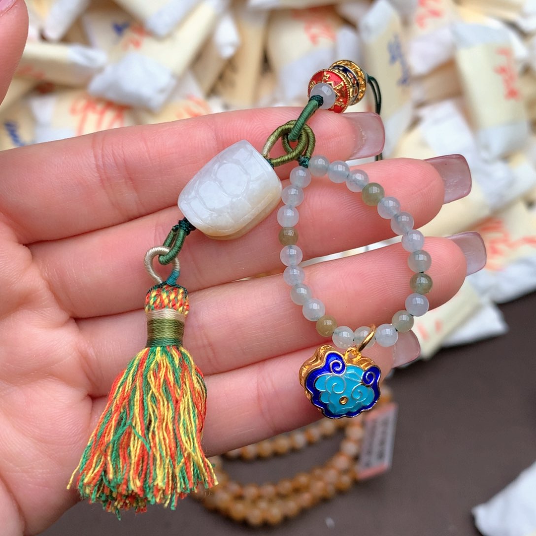 【闪购商品】翡翠挂件未镶嵌一