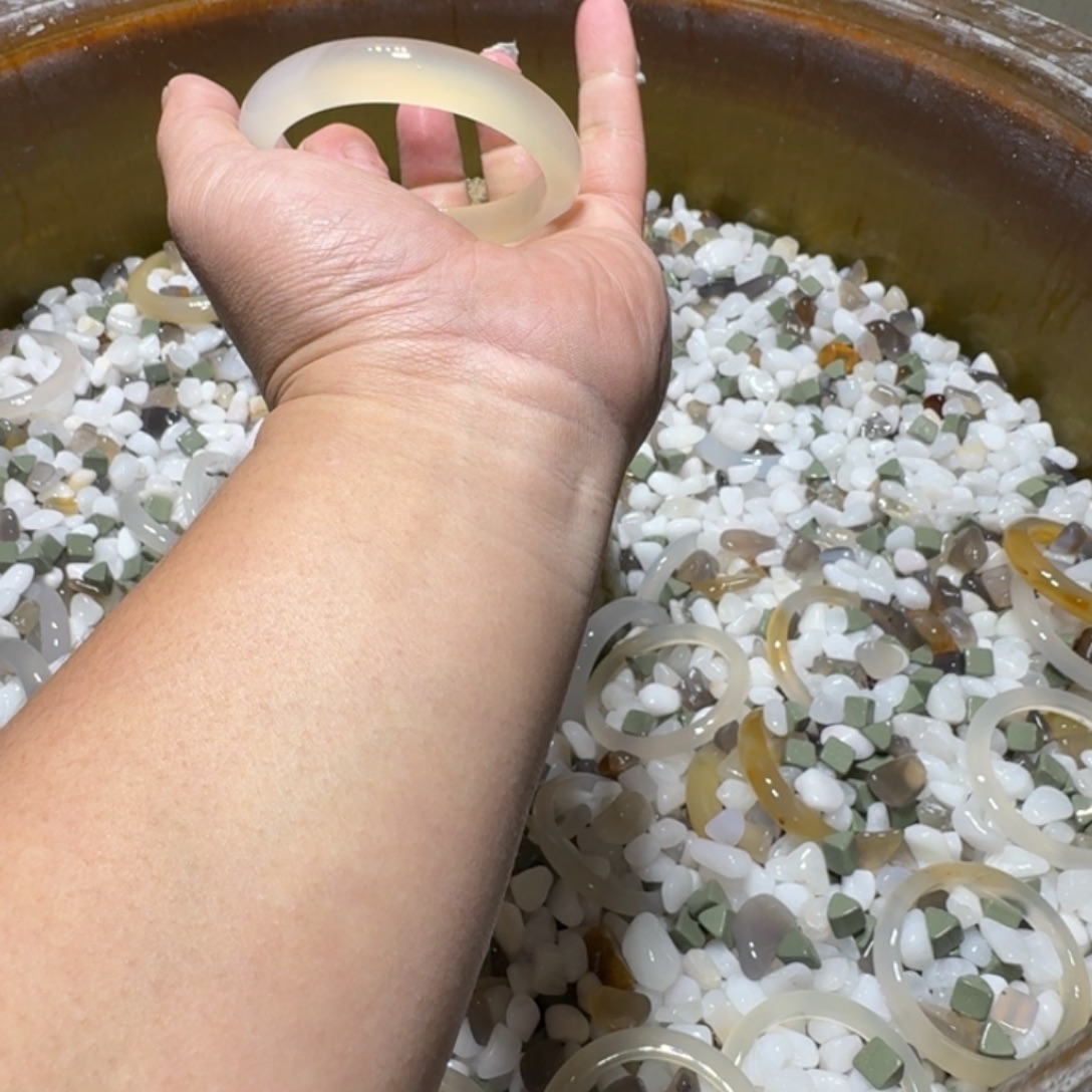 ¹***刘玛瑙/玉髓未镶嵌手镯