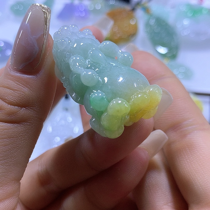 翡翠颈饰未镶嵌天然翡翠A货吊坠