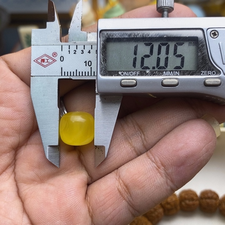 未镶嵌琥珀裸石奇*球41号12*11