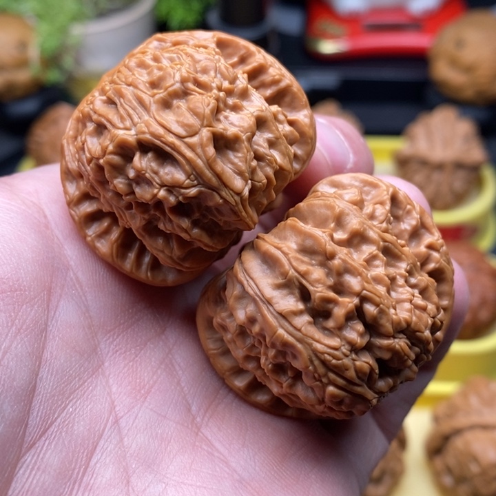 【闪购商品】文玩核桃吊坠大肚球白狮子头