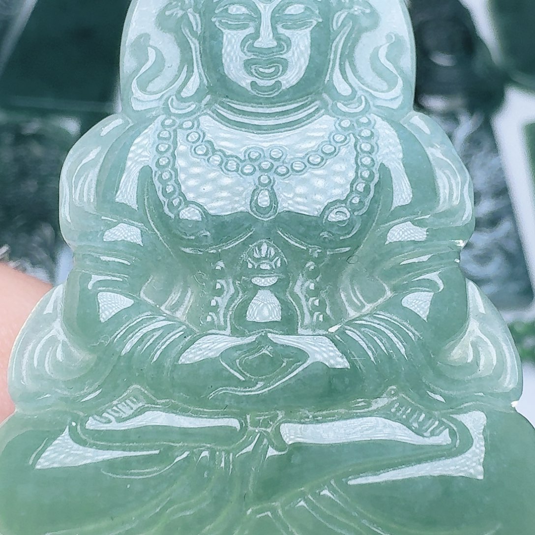 翡翠未镶嵌颈饰天然的A货翡翠多样性发其一 