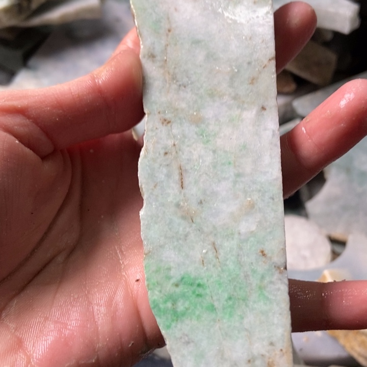 翡翠颈饰未镶嵌天然翡翠