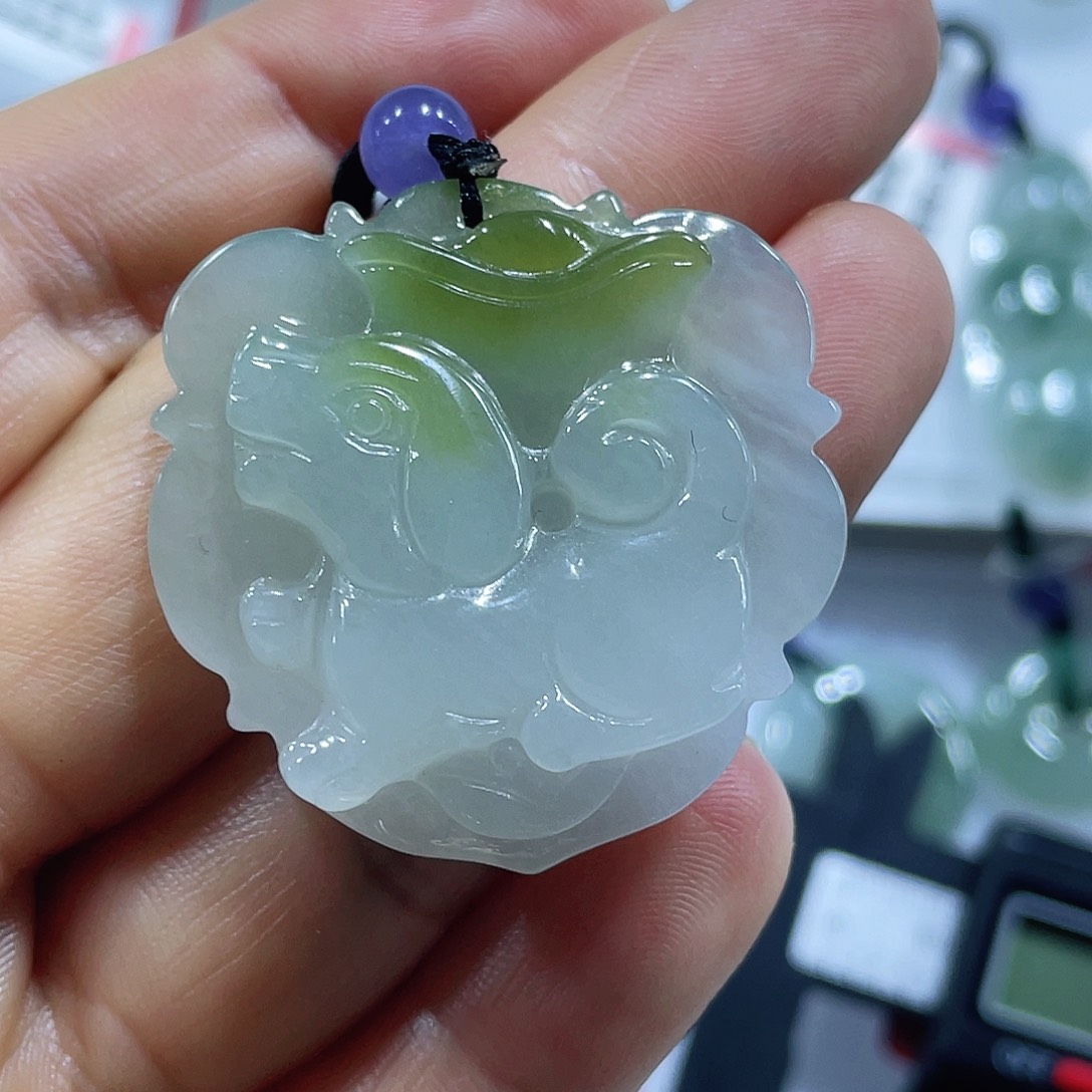 未镶嵌定制翡翠翡翠吊坠