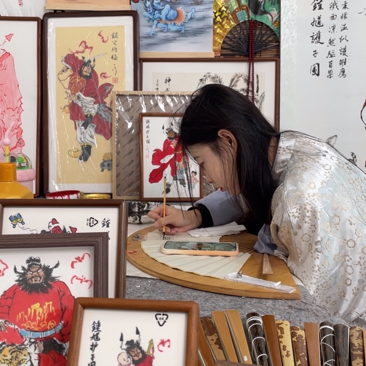 辣***条国画李老师李老师李老师