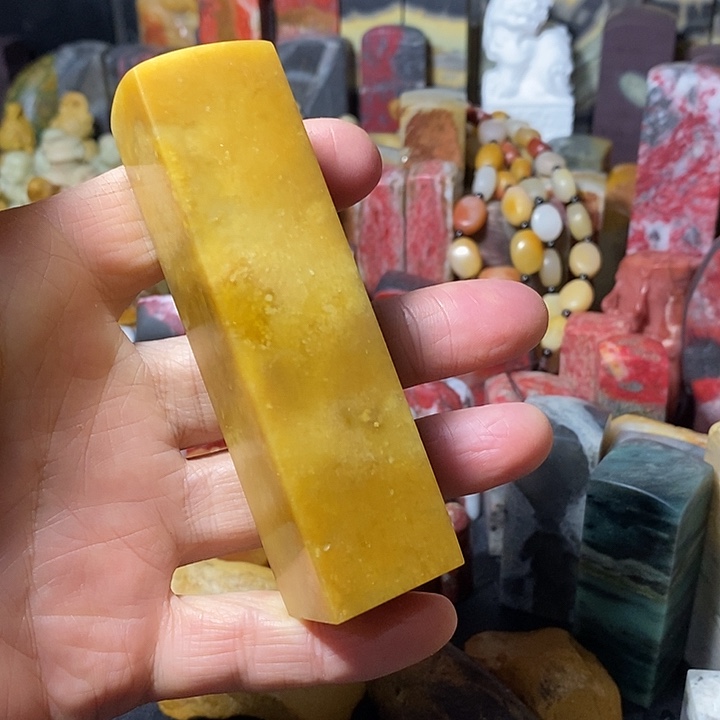 昌化鸡血石田黄石