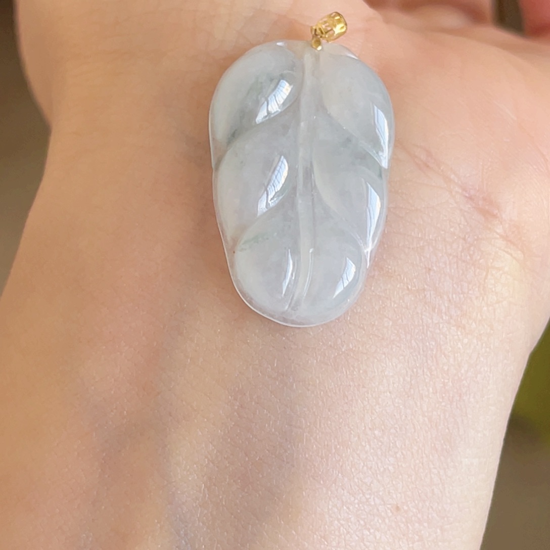 翡翠颈饰18K金镶嵌叶子