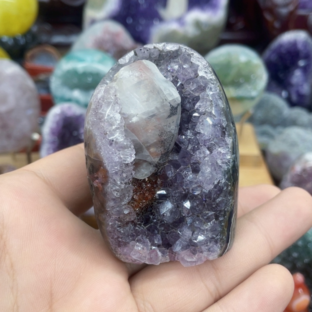 紫晶未镶嵌大型摆件（非配饰）