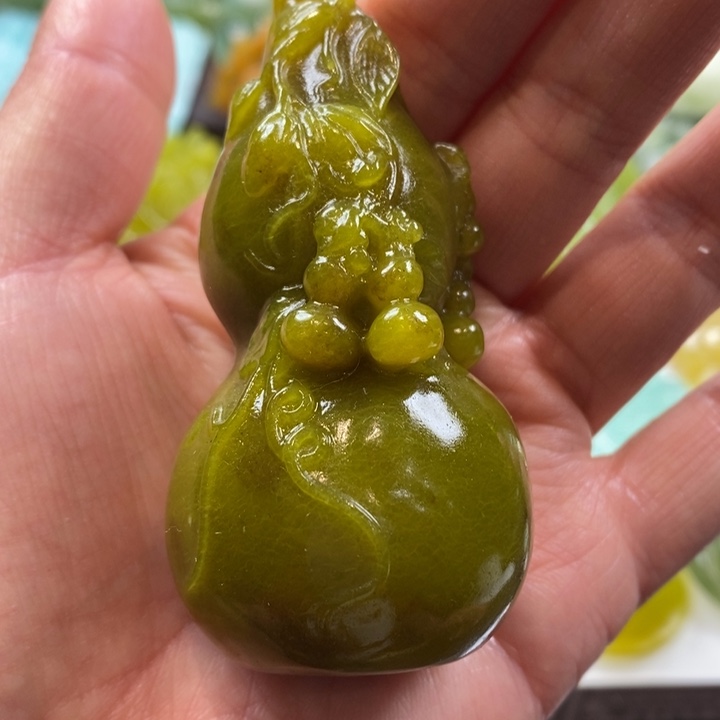 蛇纹石玉珠宝奇石未镶嵌