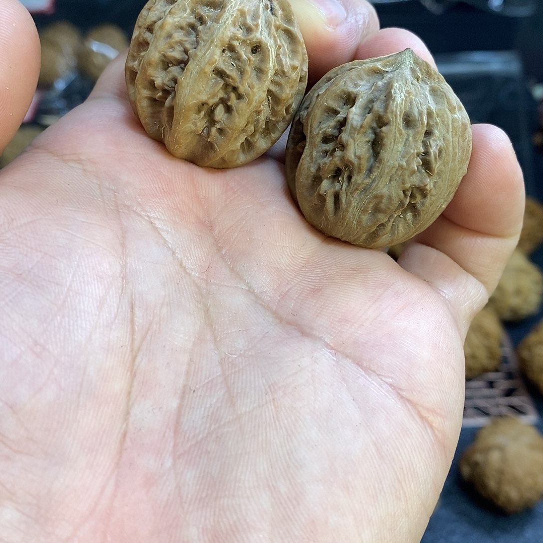 文玩核桃把件福袋核桃