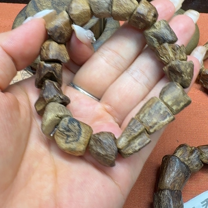 大叶紫檀（黑酸枝木类）