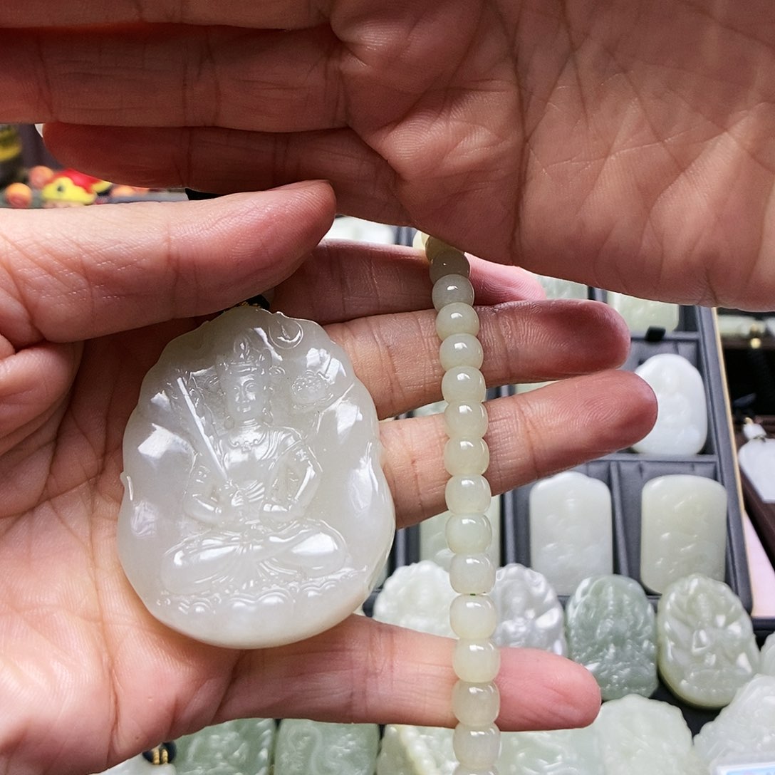 和田玉颈饰未镶嵌笑*常