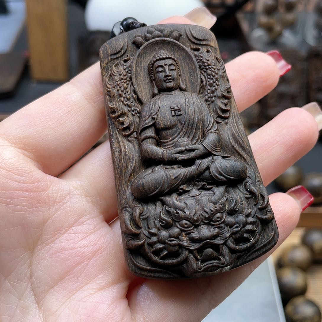 沉香木吊坠劳****瘦芽庄绿奇