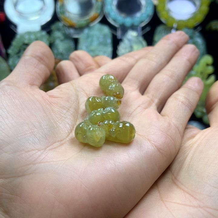 【闪购商品】蛇纹石玉颈饰未镶嵌