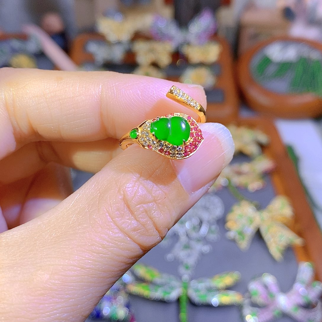 颈饰银S925镶嵌翡翠