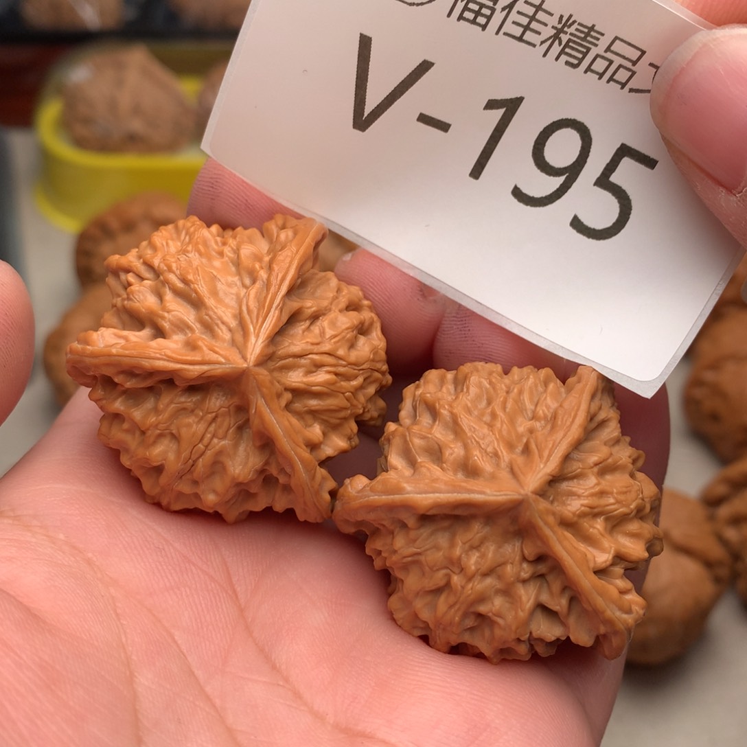 文玩核桃把件38转圈正奔……