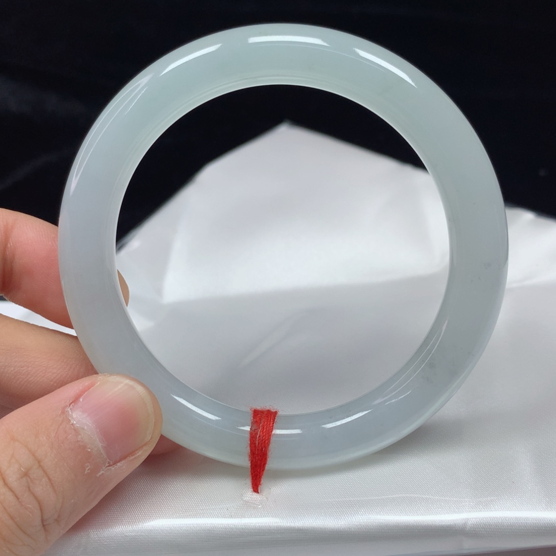 翡翠手镯（圆镯）未镶嵌56.7