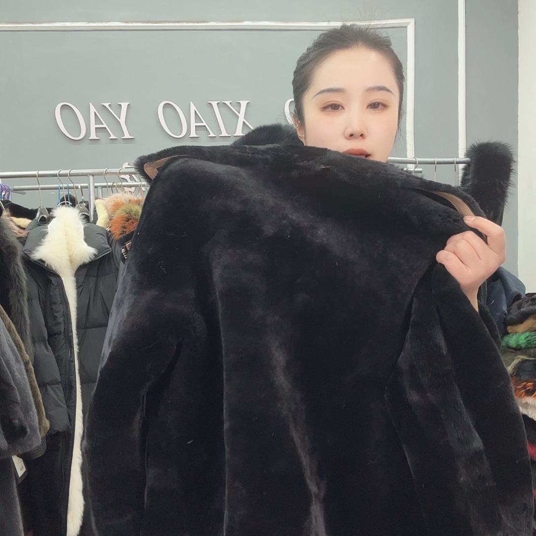 姚小妖家高端皮草