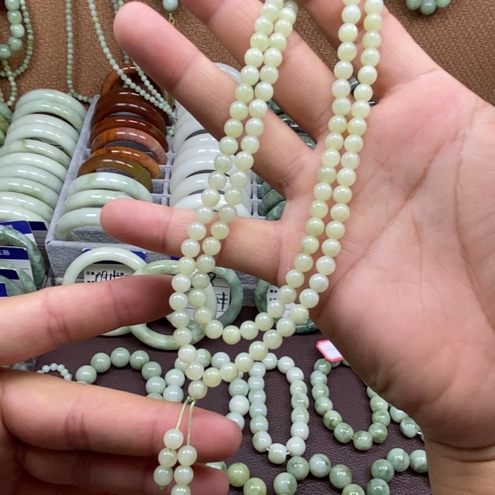 蛇纹石玉未镶嵌手链