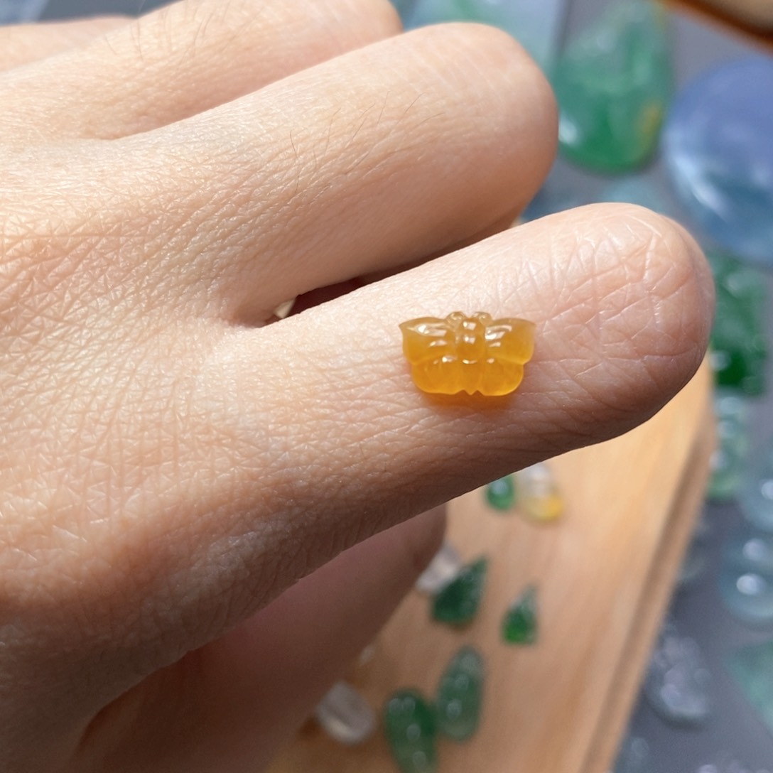 翡翠未镶嵌颈饰翡翠