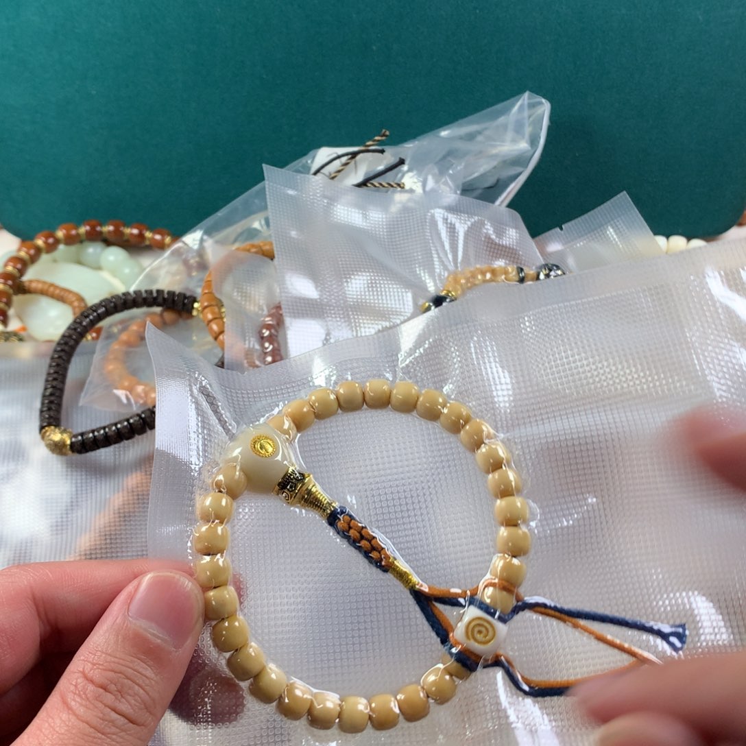 吊坠龙脊菩提。。。。。。。。。。