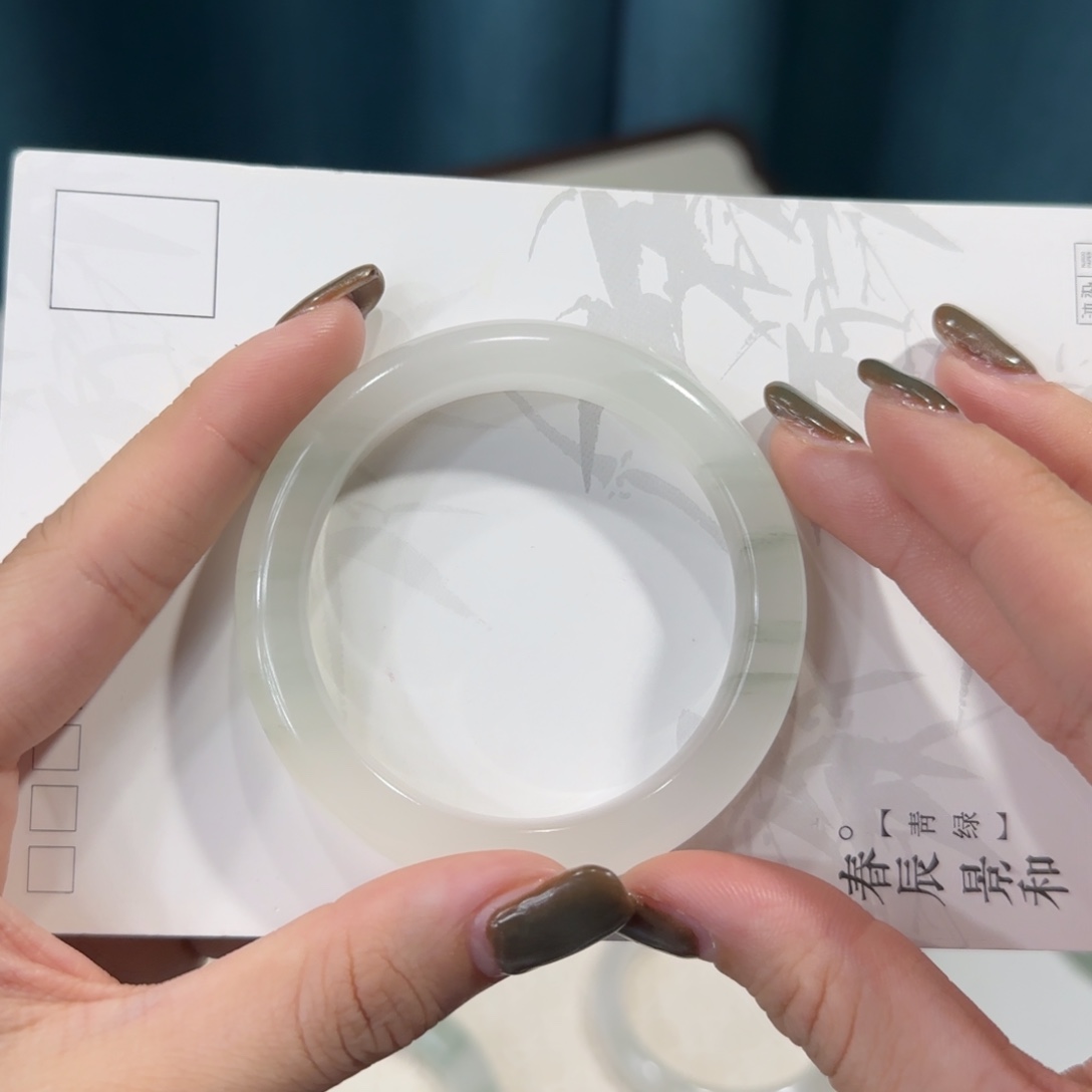 石英质玉未镶嵌手镯