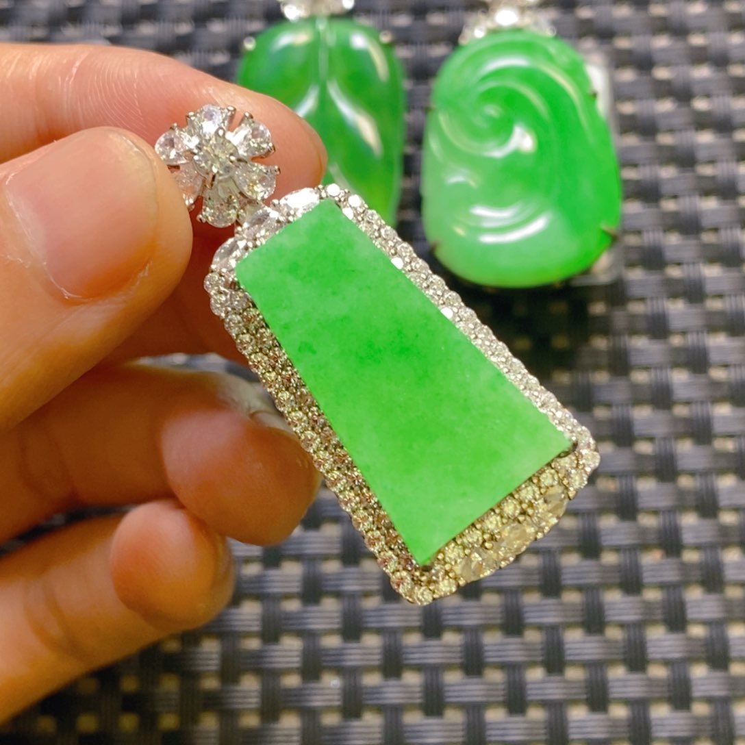 翡翠颈饰银S925镶嵌吊坠