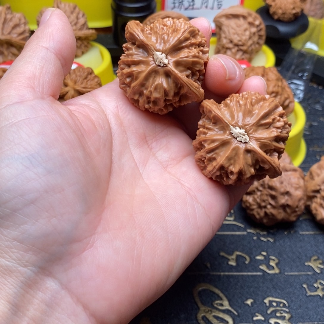 久***恙吊坠文玩核桃宫灯