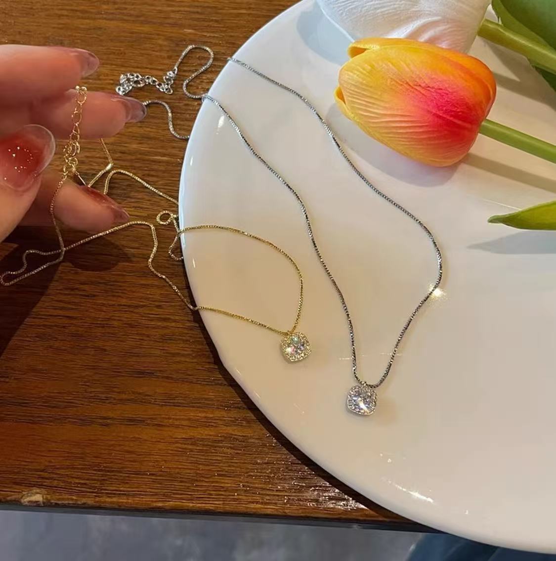 非金属合成锆石项链 新款925方糖项链 高级感锁骨链百搭锆石吊坠