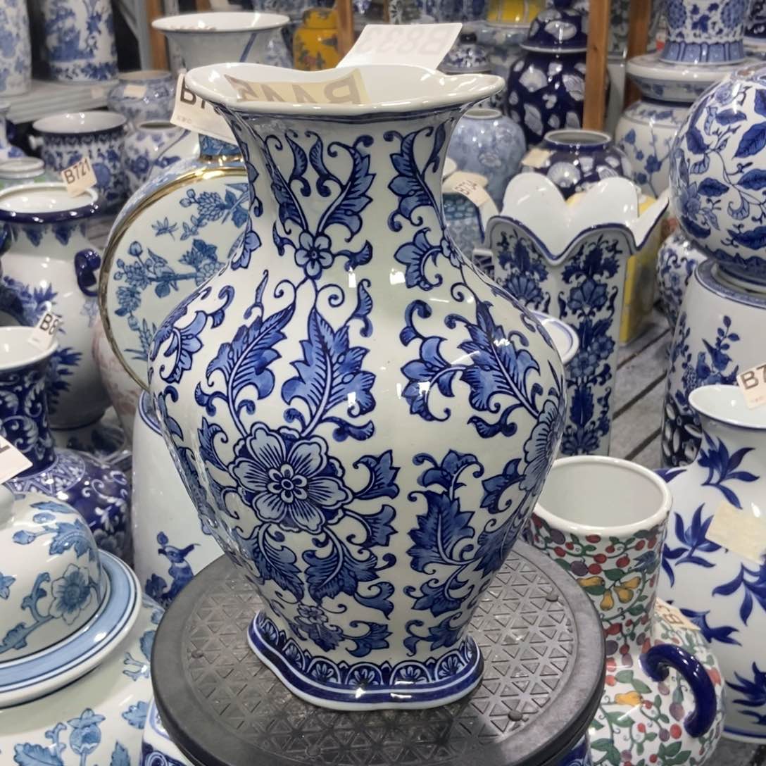 摆件花瓶手绘釉下彩