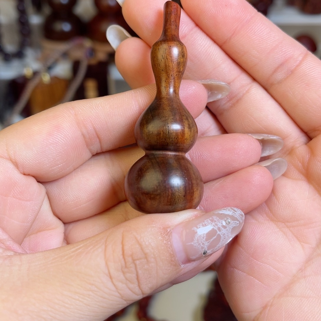 交趾黄檀（大红酸枝）