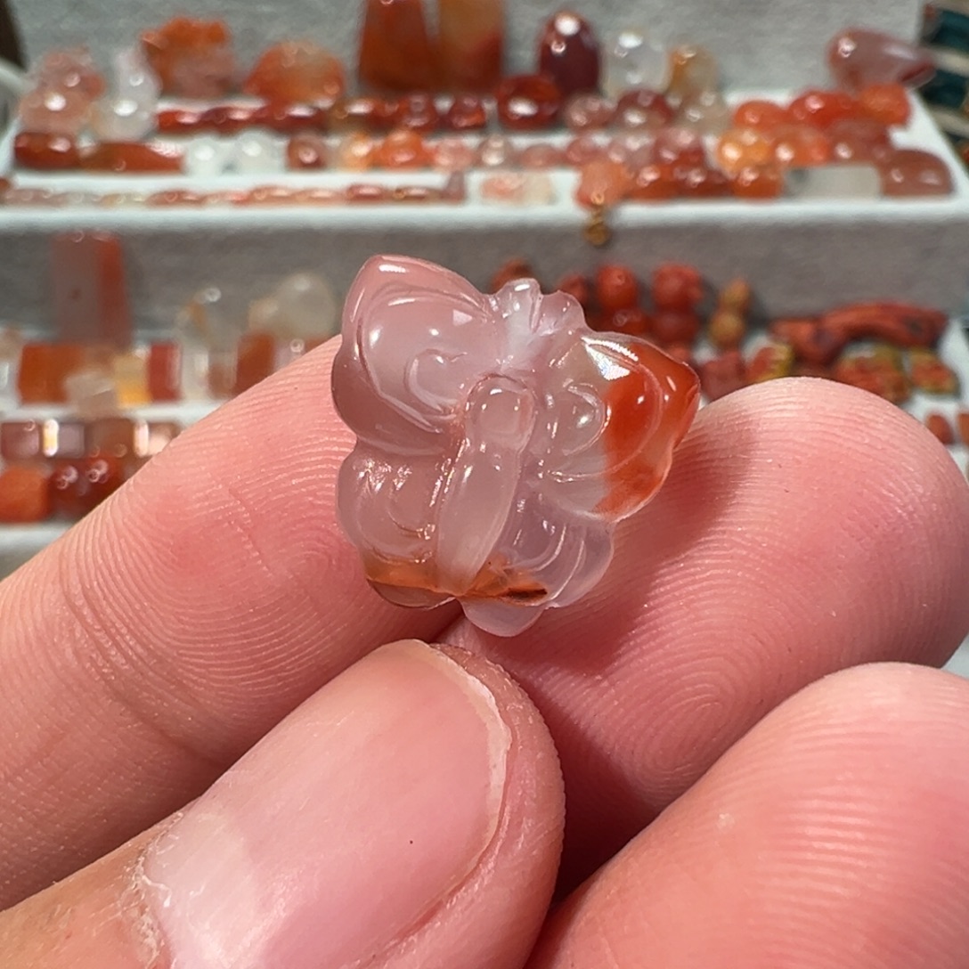 南红玛瑙川料未镶嵌蝴蝶1