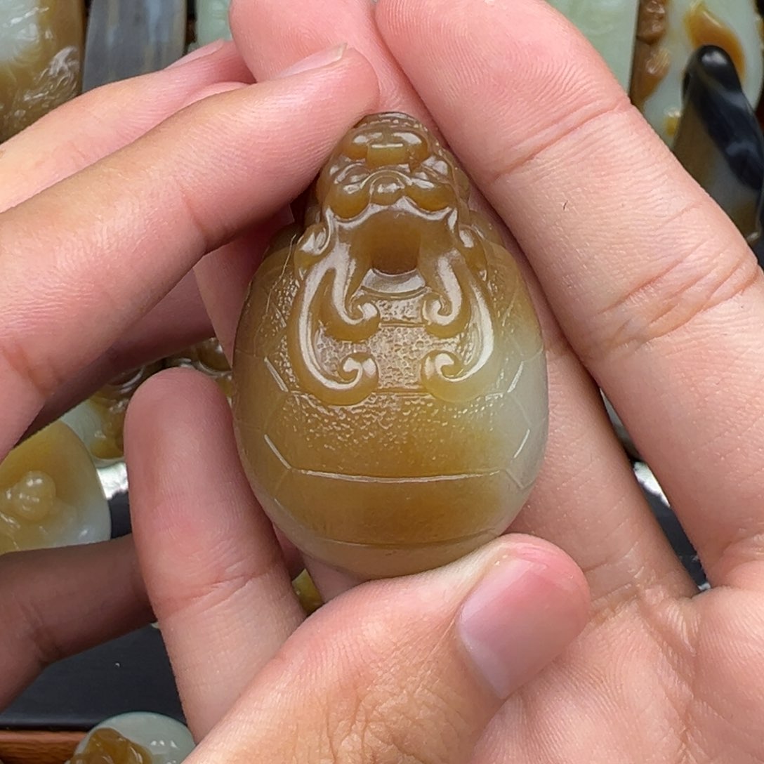 和田玉（糖玉）未镶嵌颈饰