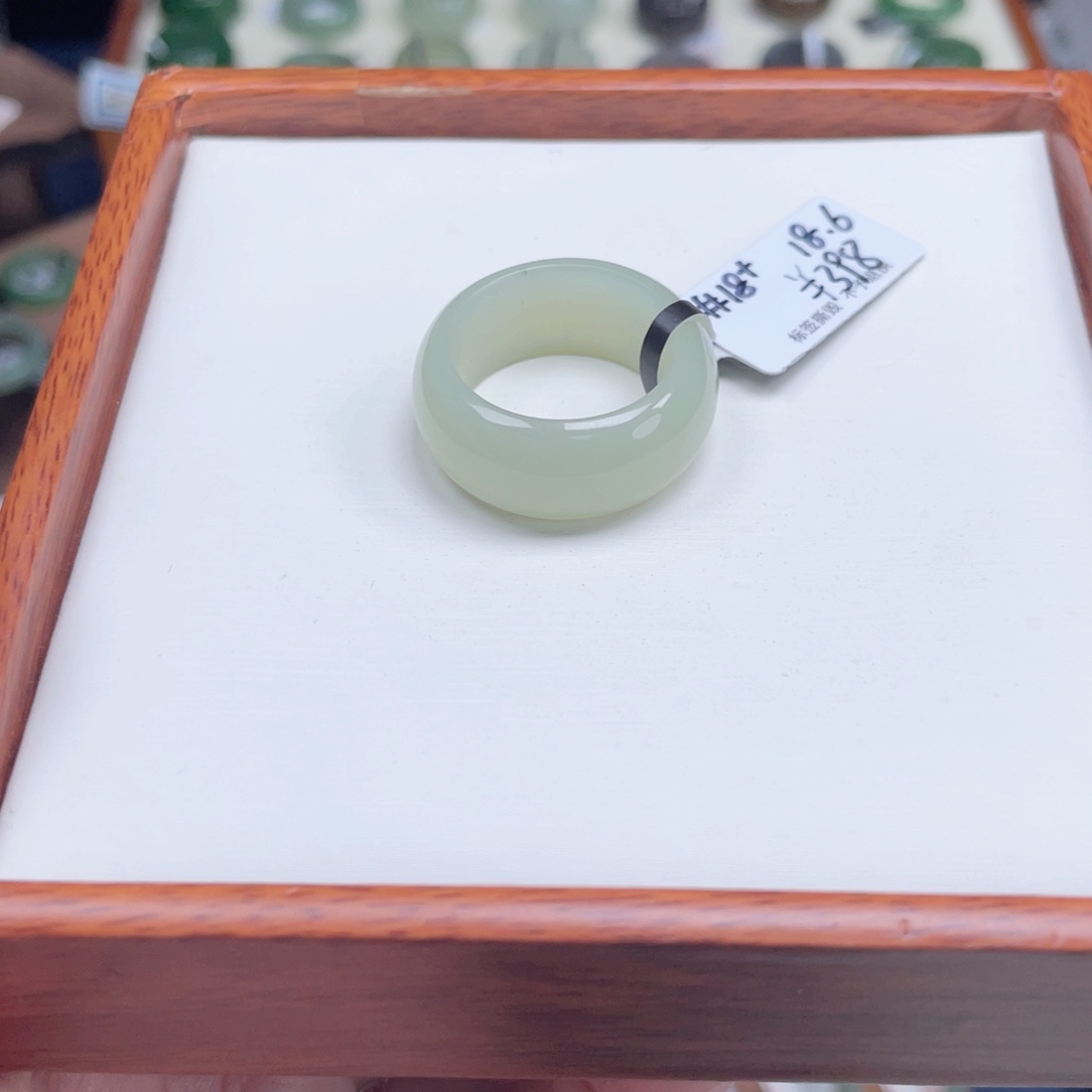 看***淡和田玉戒指未镶嵌3号