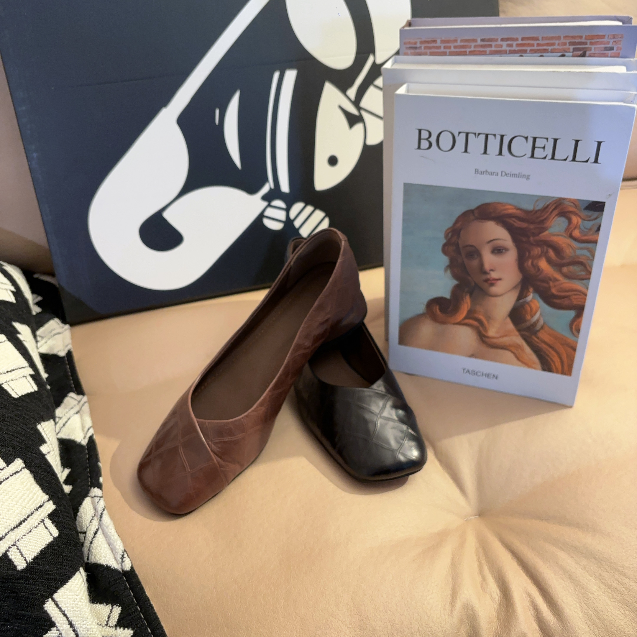 2024热卖复古简洁温柔百搭软底低跟方头单鞋真皮一脚蹬气质女鞋子