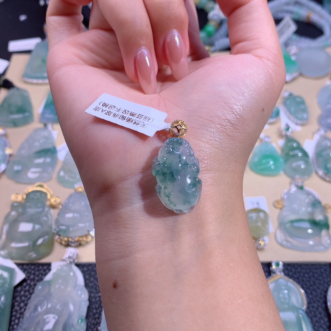 翡翠吊坠(不含链)18K金镶嵌