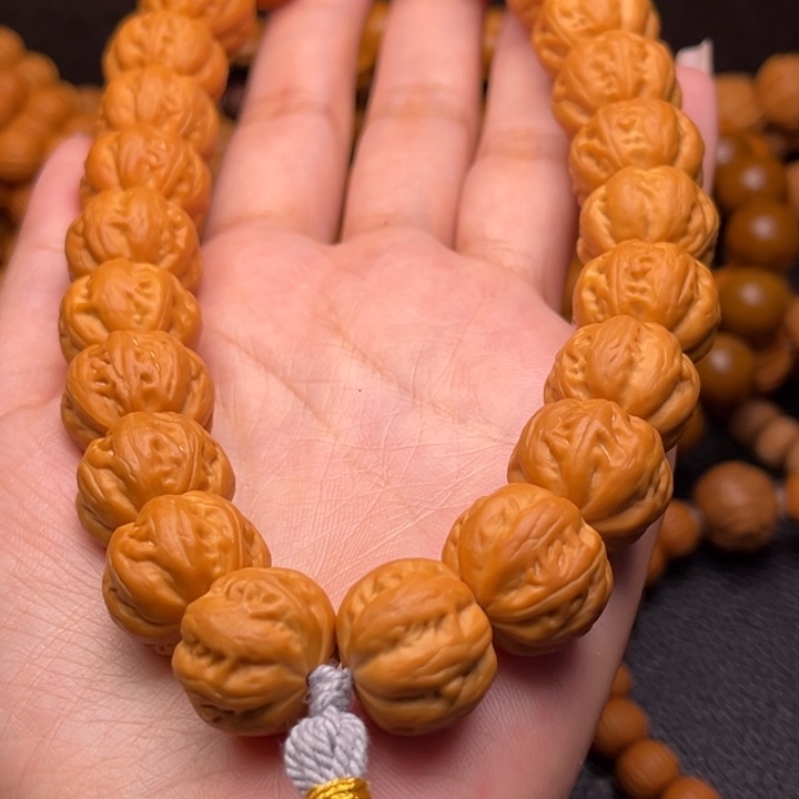 猴头核桃吊坠麻花手持