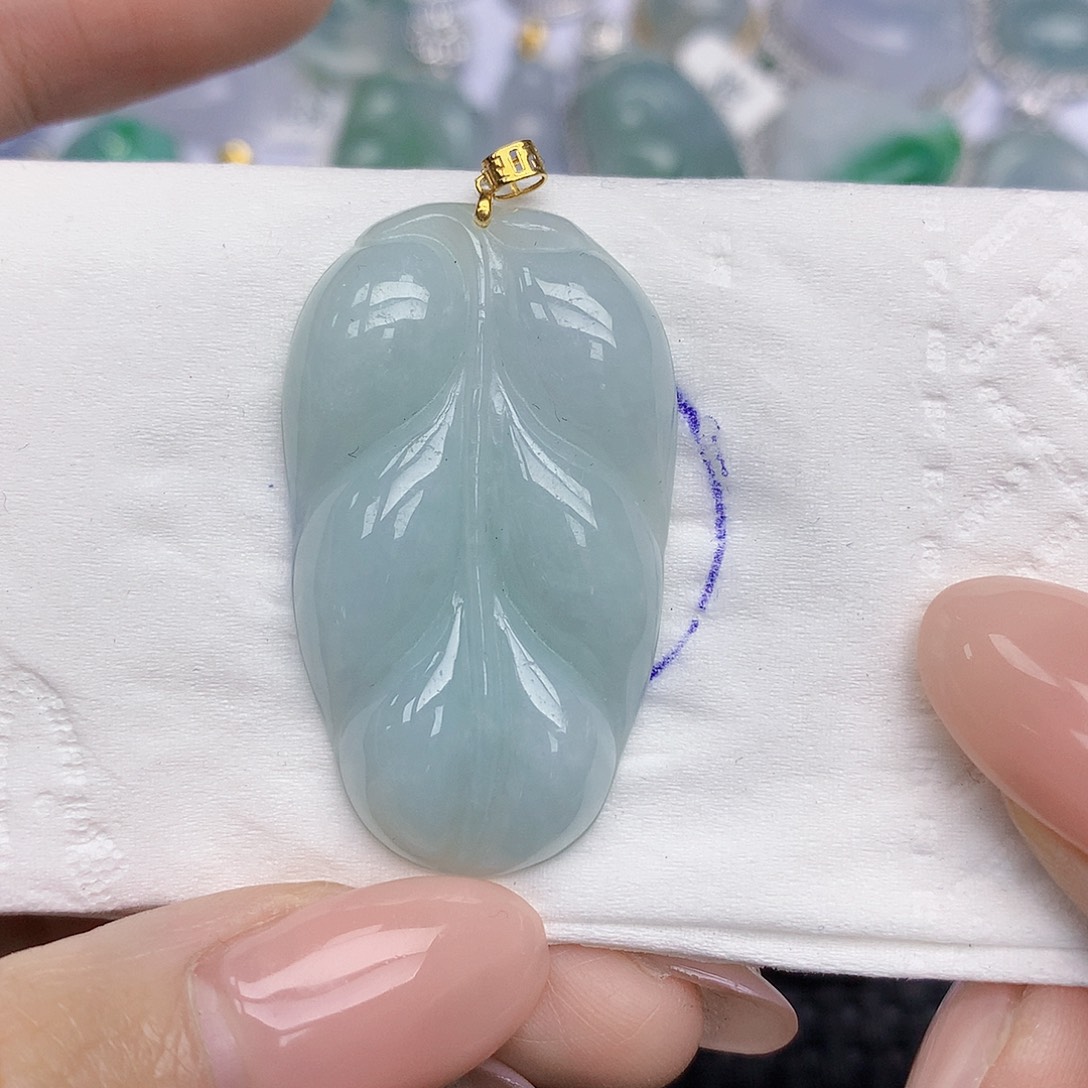 翡翠18K金镶嵌颈饰天然翡翠A货 百元以上9元证书费自理