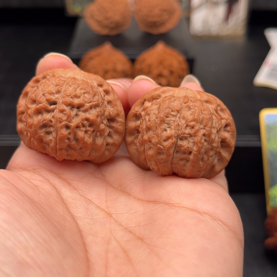 【闪购商品】吊坠文玩核桃原树血麒麟